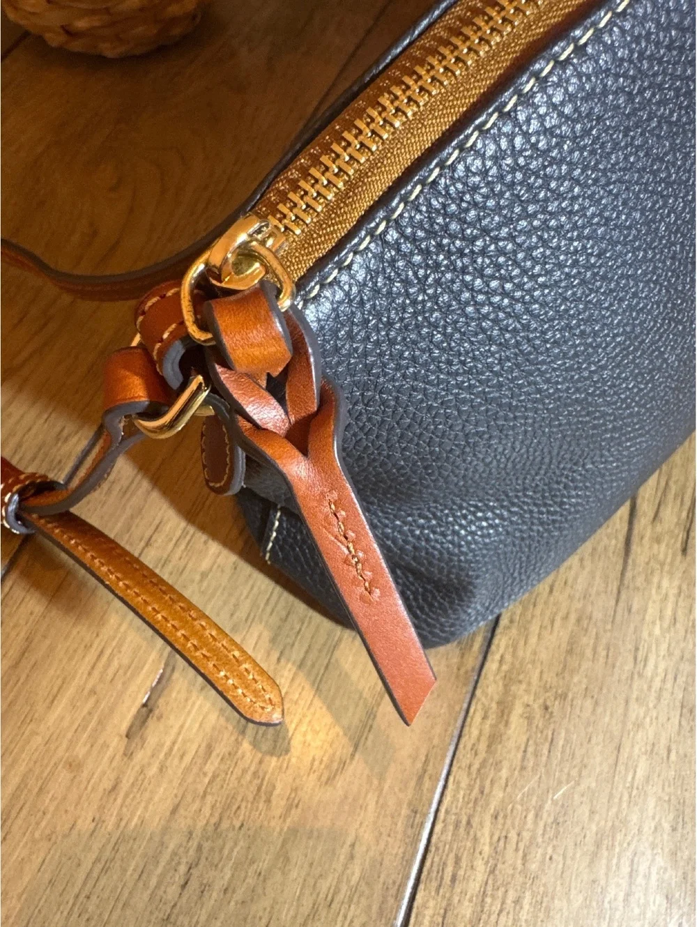 Authentic Dooney & Bourke Pebble Leather Crossbody Bag Black Tan Trim
